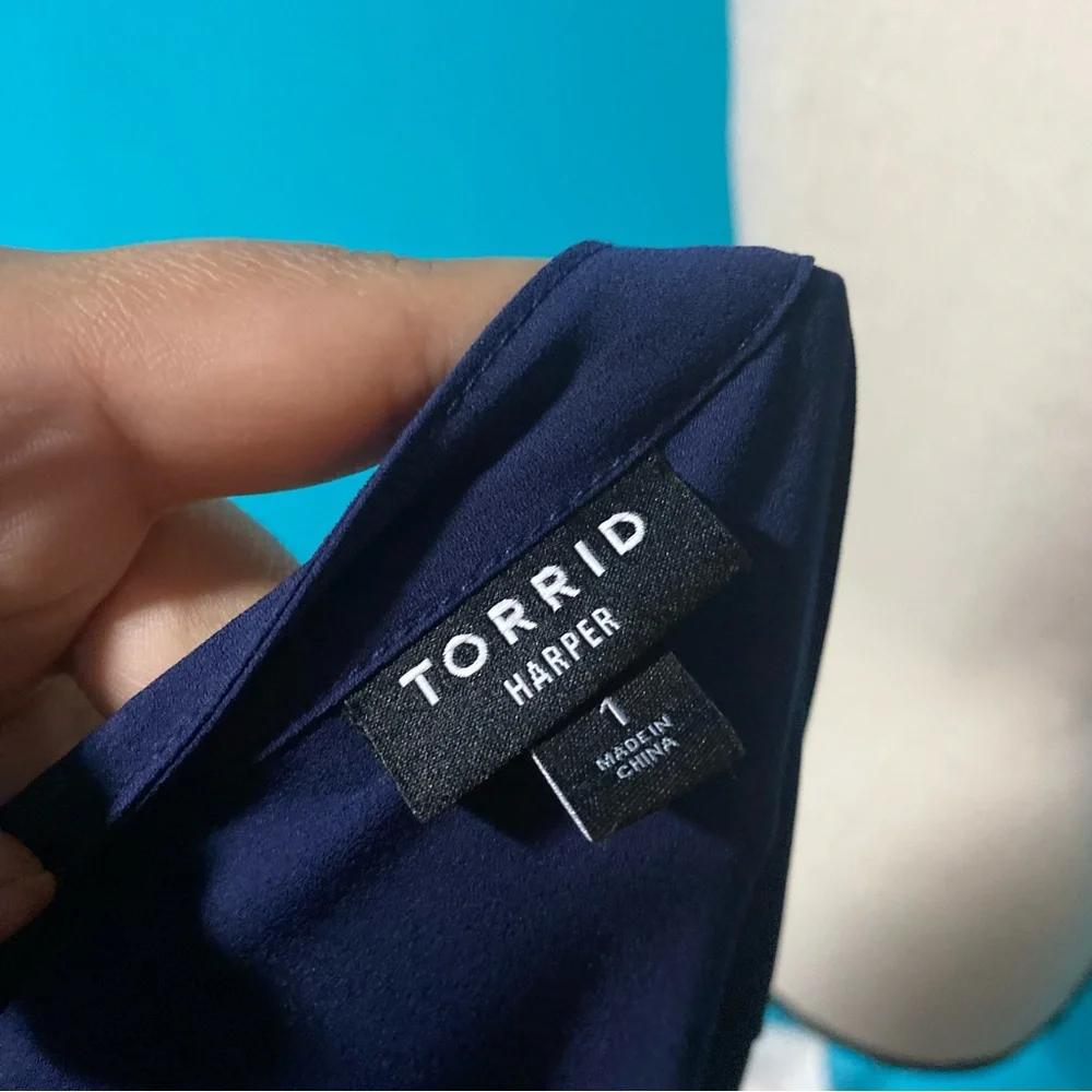 [E] Torrid 1X Solid Navy Blue Harper Georgette Pullover 3/4 Sleeve Blouse - Picture 6 of 6
